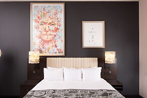 Saint Kate - The Arts Hotel