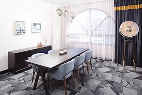 Saint Kate - The Arts Hotel