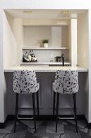 Saint Kate - The Arts Hotel