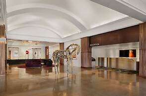 Saint Kate - The Arts Hotel