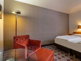 Mövenpick Hotel Nuernberg Airport