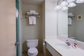Travelodge by Wyndham Monterey Bay