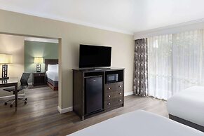 Travelodge by Wyndham Monterey Bay