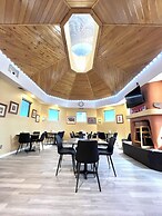 Brentwood Inn & Garden