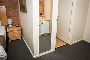 Australian Settlers Motor Inn