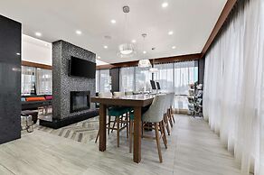 Best Western Plus Toronto North York Hotel & Suites