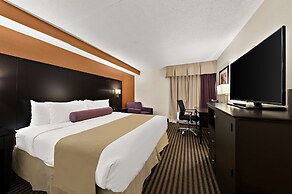 Best Western Plus Toronto North York Hotel & Suites