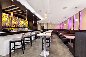 Best Western Plus Toronto North York Hotel & Suites