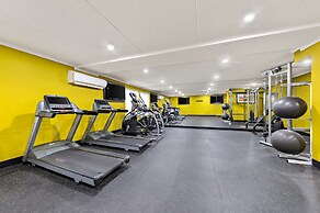 Best Western Plus Toronto North York Hotel & Suites