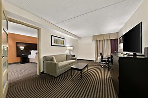 Best Western Plus Toronto North York Hotel & Suites