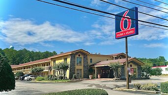 Motel 6 Huntsville, AL – University Dr.