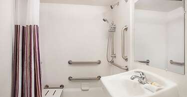 Baymont by Wyndham Fort Myers Central