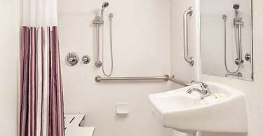 Baymont by Wyndham Fort Myers Central