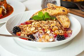 Jamaica Bay Inn Marina Del Rey,Tapestry Collection by Hilton