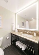 Jamaica Bay Inn Marina Del Rey,Tapestry Collection by Hilton