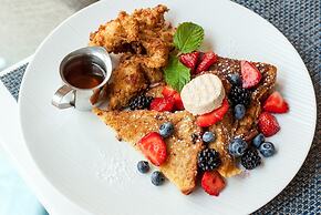 Jamaica Bay Inn Marina Del Rey,Tapestry Collection by Hilton