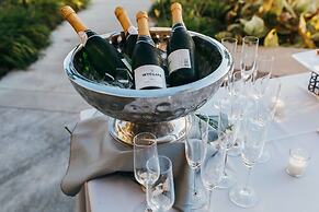 Jamaica Bay Inn Marina Del Rey,Tapestry Collection by Hilton