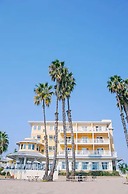 Jamaica Bay Inn Marina Del Rey,Tapestry Collection by Hilton