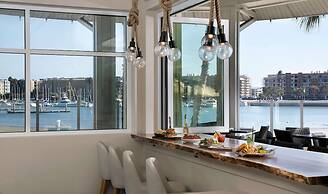 Jamaica Bay Inn Marina Del Rey,Tapestry Collection by Hilton