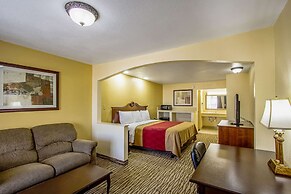 Econo Lodge Inn & Suites