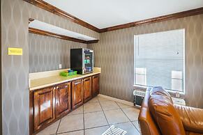 Super 8 by Wyndham Jackson MS Near the Fairgrounds