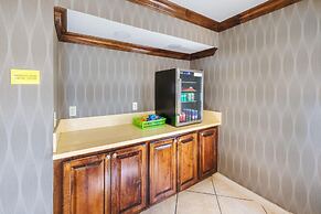 Super 8 by Wyndham Jackson MS Near the Fairgrounds