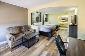 Super 8 by Wyndham Jackson MS Near the Fairgrounds