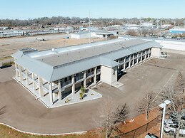Super 8 by Wyndham Jackson MS Near the Fairgrounds