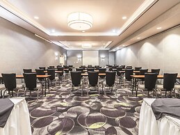 La Quinta Inn & Suites by Wyndham Arlington North 6 Flags Dr