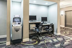 La Quinta Inn & Suites by Wyndham Arlington North 6 Flags Dr