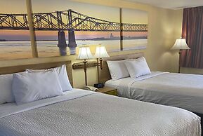 Days Inn by Wyndham Clinton