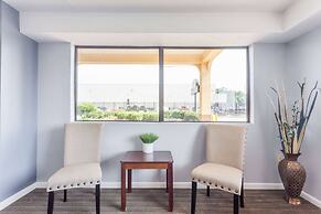 Days Inn by Wyndham Clinton