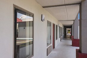 Red Roof Inn & Suites Statesboro - University