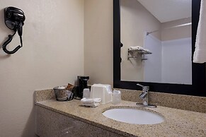 Red Roof Inn & Suites Statesboro - University