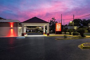 Red Roof Inn & Suites Statesboro - University