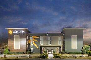 La Quinta Inn & Suites by Wyndham Atlanta Airport South