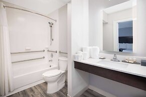 La Quinta Inn & Suites by Wyndham Atlanta Airport South