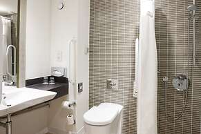 Holiday Inn Lincoln by IHG