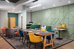 Holiday Inn Lincoln by IHG