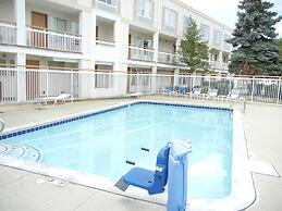 Quality Inn Toledo Airport