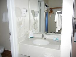 Quality Inn Toledo Airport