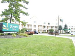 Quality Inn Toledo Airport