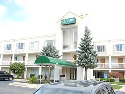 Quality Inn Toledo Airport