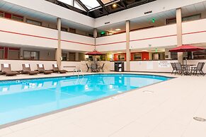 Holiday Inn Milwaukee Brookfield by IHG