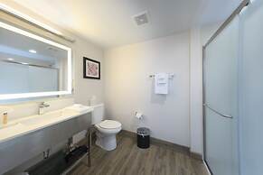 Holiday Inn Milwaukee Brookfield by IHG