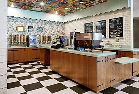 Graduate by Hilton Lincoln