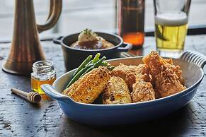 Graduate by Hilton Lincoln