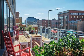 Graduate by Hilton Lincoln