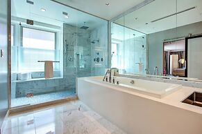 THE MIDLAND HOTEL, Chicago, a Tribute Portfolio Hotel