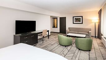 DoubleTree by Hilton Newark Penn Station